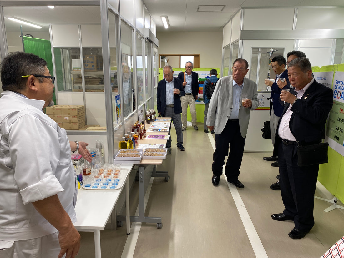 おすすめのクラフトコーラ、クラフトジン、クラフトリキュール。独自のフレーバーやスパイシーな魅力が人気を集めています。17種類のスパイスで作られたオリジナルクラフトコーラや色が変化するクラフトジン、さらにはクラフトコーラの素材を活かしたスパイシーリキュールなど、多彩な商品をご用意。疲労回復にも効果的なクラフトドリンクで、あなたの飲み物体験を一段と豊かにしましょう。ウェブサイトで詳細をご確認いただけます。お気に入りのクラフトドリンクで特別なひとときをお過ごしください!