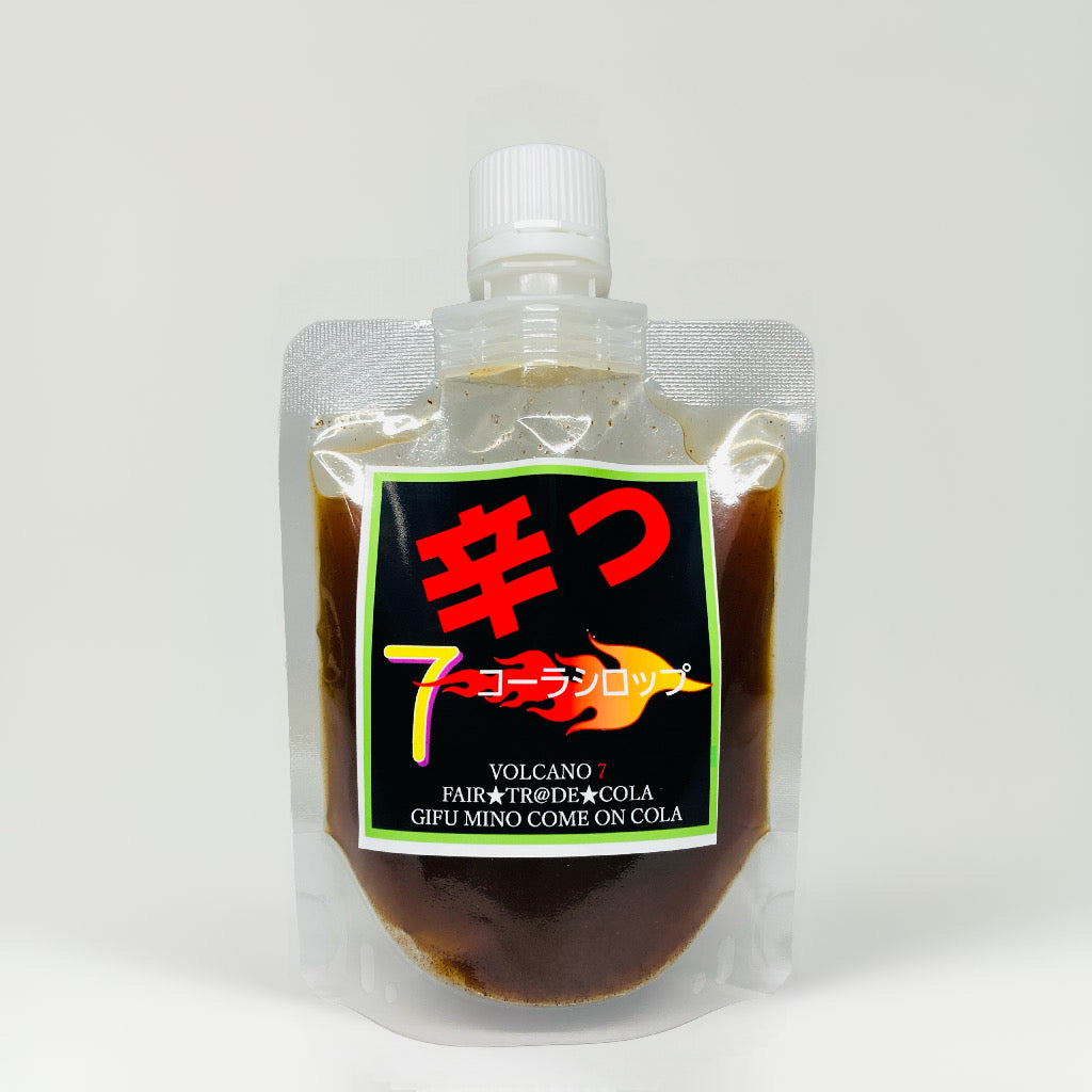 辛っコーラは、刺激的なエナジードリンクで、日常をもっと刺激的に!17種類のスパイスとハーブに、鷹の爪と四川唐辛子の辛さをプラスしました。スパイシーでほんのり甘い芳醇な香りに、ピリッとパンチの効いた辛さが加わり、大人のためのクラフトコーラ体験を提供します。ストレス解消や気分転換、食欲増進にも役立ちます。また、健康や美容にも効果的で、認知機能の向上や疲労感の軽減、脂肪燃焼促進、リラックス効果、美肌効果など様々な効能をもたらします。飲みごたえのある刺激的な味わいと健康効果を兼ね備えた、大人のためのクラフトコーラをお楽しみください  爆汗