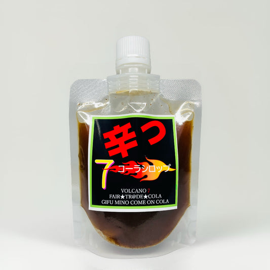 辛っコーラは、刺激的なエナジードリンクで、日常をもっと刺激的に!17種類のスパイスとハーブに、鷹の爪と四川唐辛子の辛さをプラスしました。スパイシーでほんのり甘い芳醇な香りに、ピリッとパンチの効いた辛さが加わり、大人のためのクラフトコーラ体験を提供します。ストレス解消や気分転換、食欲増進にも役立ちます。また、健康や美容にも効果的で、認知機能の向上や疲労感の軽減、脂肪燃焼促進、リラックス効果、美肌効果など様々な効能をもたらします。飲みごたえのある刺激的な味わいと健康効果を兼ね備えた、大人のためのクラフトコーラをお楽しみください  爆汗