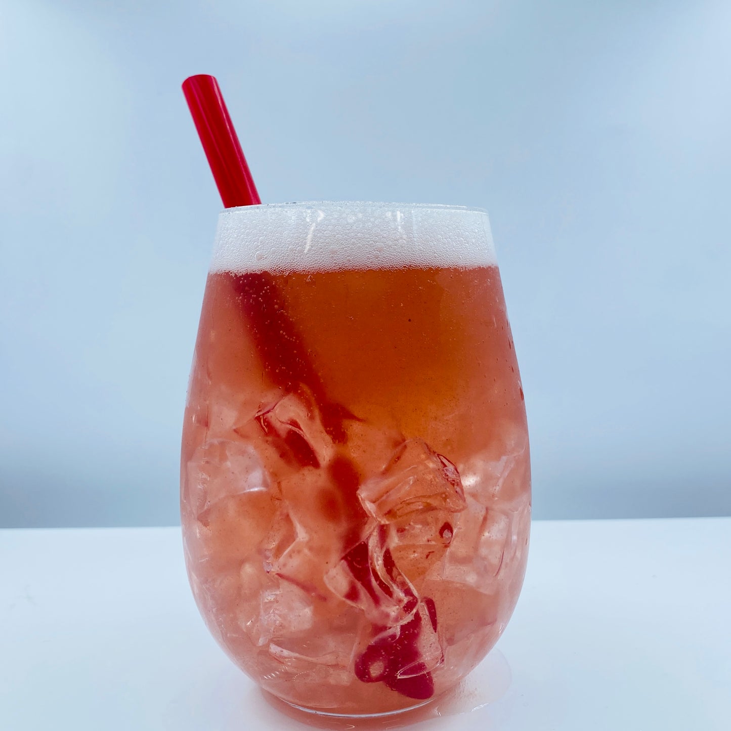 地元岐阜県美濃加茂市の素材を反映させたクラフトコーラやお酒を取り揃えている通販サイト【林愉快研究所】です。クラフトコーラシロップは、疲労回復に効果的な【辛】クラフトコーラ、ノンカフェインでバタフライピーで女性に人気の【青】クラフトコーラ、ハイビスカスローゼルなど美容や健康に効果的なハーブ&スパイスのほのかな酸味とフルーティな美味しさ【赤】クラフトコーラです。エナジードリンクとして集中力を高めたいときはコーラナッツをはじめ17種類の天然素材のフェアトレードコーラ、心とからだをリラックスしたいときは、ノンカフェインでバタフライピーをはじめ12種類のスパイスとハーブの青いコーラ、美容と健康を意識する女性にハイビスカスローゼルをの赤いコーラ